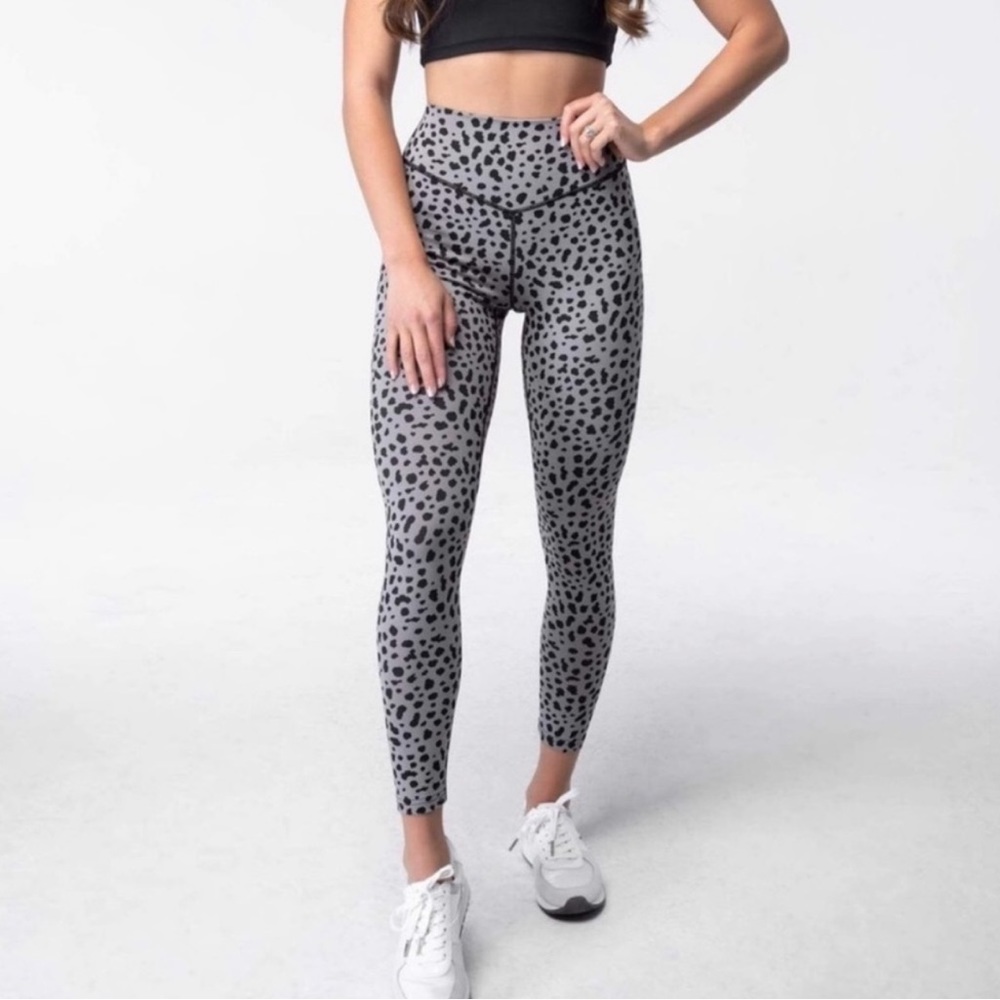 Balance Athletica Snow leopard Leggings
